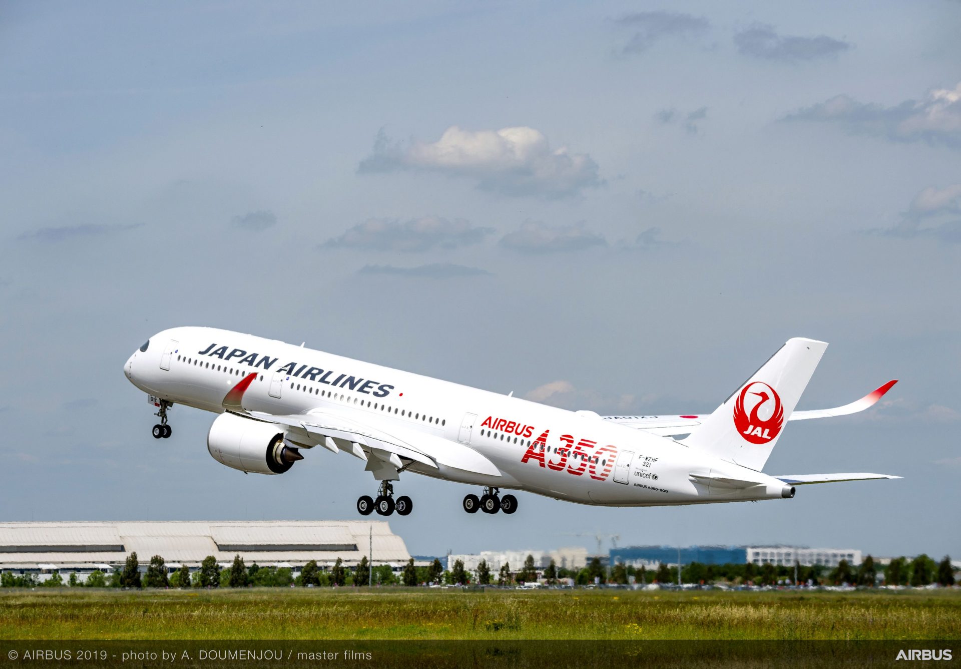 Japan Airlines va introduce 42 de aeronave noi de la Airbus (A350 și A321neo) și Boeing (787-9)