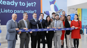 JetBlue і Empire State Development відзначають ребрендинг терміналу 5 Skywalk в аеропорту Джона Кеннеді в Нью-Йорку