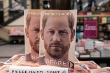 Advocaten suggereren dat Prins Harry claims over drugsgebruik in zijn Memoires 'Spare' zou hebben overdreven om de verkoop te stimuleren