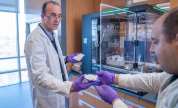 Mit Nanofasern beschichteter Verband bekämpft Infektionen und hilft bei der Wundheilung – Physics World