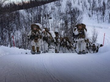 Ćwiczenia NATO Arctic włączają Finlandię jako nowego członka, podnosząc rolę dowodzenia Korpusu Piechoty Morskiej Stanów Zjednoczonych