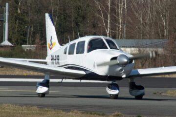 Piper Warrior PA-28 från Vliegclub Twente kraschar under landning Zwartberg Vliegplein, Belgien