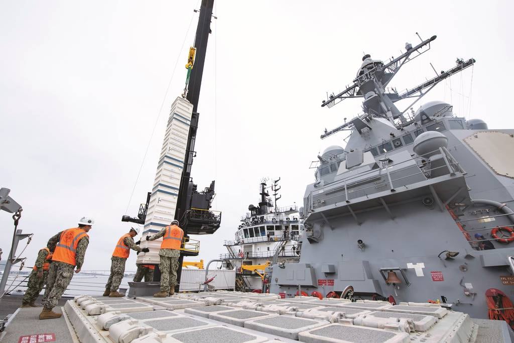Oprustning af US Navy-skibe til søs er ikke længere en mulighed, men en nødvendighed