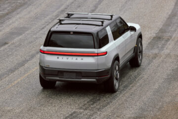 Rivian träffar R2 & "One More Thing" R3 Out Of The Park - CleanTechnica