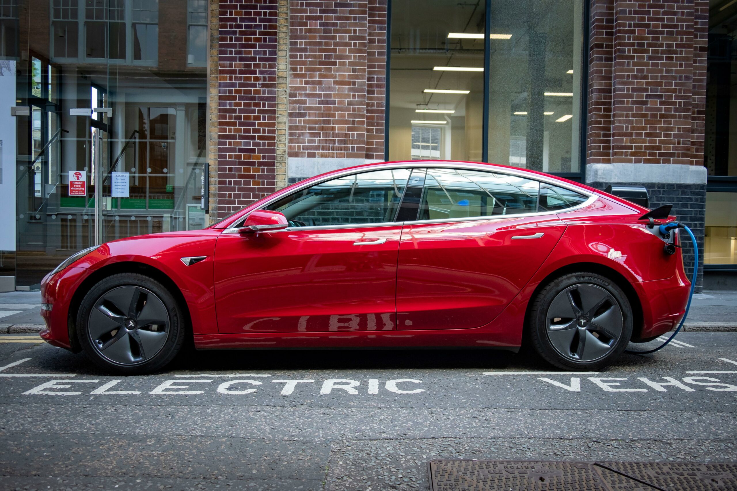 Tesla Hack Team vinner $200 XNUMX och en ny bil