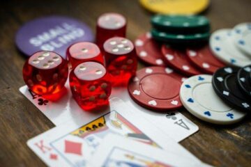 Sự trỗi dậy của Sòng bạc trực tuyến: Xu hướng và đổi mới trong cờ bạc ảo