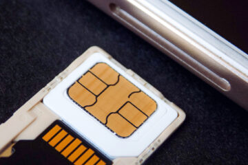 Ta zahrbten napad z vgrajevanjem kartice SIM lahko izprazni vaš bančni račun. Evo, kako to ustaviti