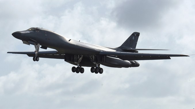 Zwei weitere B-1 sind in Spanien gelandet, wodurch sich die Gesamtzahl der in Europa stationierten US-Bomber auf vier erhöht