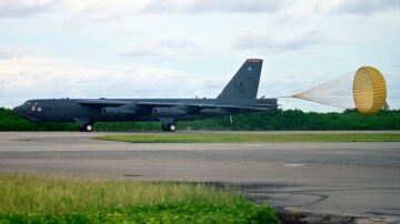 กองทัพอากาศสหรัฐส่งกองกำลังเฉพาะกิจทิ้งระเบิด B-52H และ B-1B