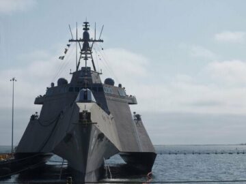 Ενημέρωση: Το Πολεμικό Ναυτικό των ΗΠΑ σχεδιάζει να παροπλίσει 19 πλοία το 2025, 10 πριν από το τέλος της ζωής τους