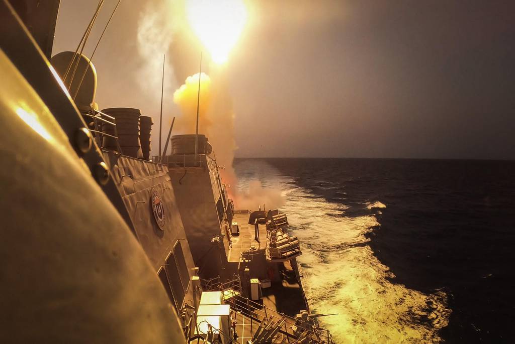 Yhdysvaltain laivasto tekee Aegis-päivityksiä, koulutusmuutoksia Houthi-hyökkäysten perusteella