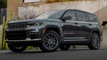 A 2025-ös Jeep Grand Cherokee a pletykák szerint 2.0 literes négyes lesz alapmotorként - Autoblog