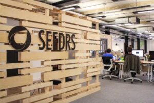 Зображення логотипу Seedrs у блозі про краудфандинг акцій у Європі