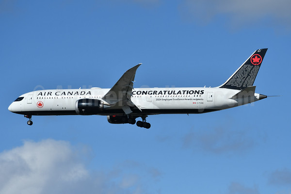 Air Canada rewards its employees with a special logo jet