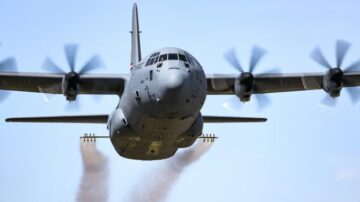 C-130J-30 Super Hercules của Lực lượng Dự bị Không quân Chuẩn bị tiếp quản các hoạt động phun thuốc trên không từ C-130H