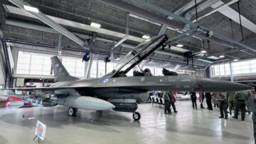 Pierwszy argentyński F-16 przełamuje zasłonę