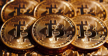 Bitcoin opretholder gevinster på trods af blodbad på tværs af krypto-aktier efter Minneapolis Fed-kommentarer