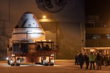 Boeing et ULA font rouler le vaisseau spatial Starliner vers la plateforme 41 avant le lancement du test en vol en équipage en mai