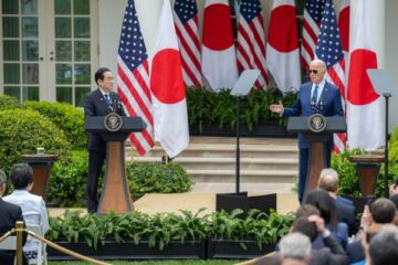 Głębsza i szersza integracja obronna jest głównym tematem szczytu Japonia-USA
