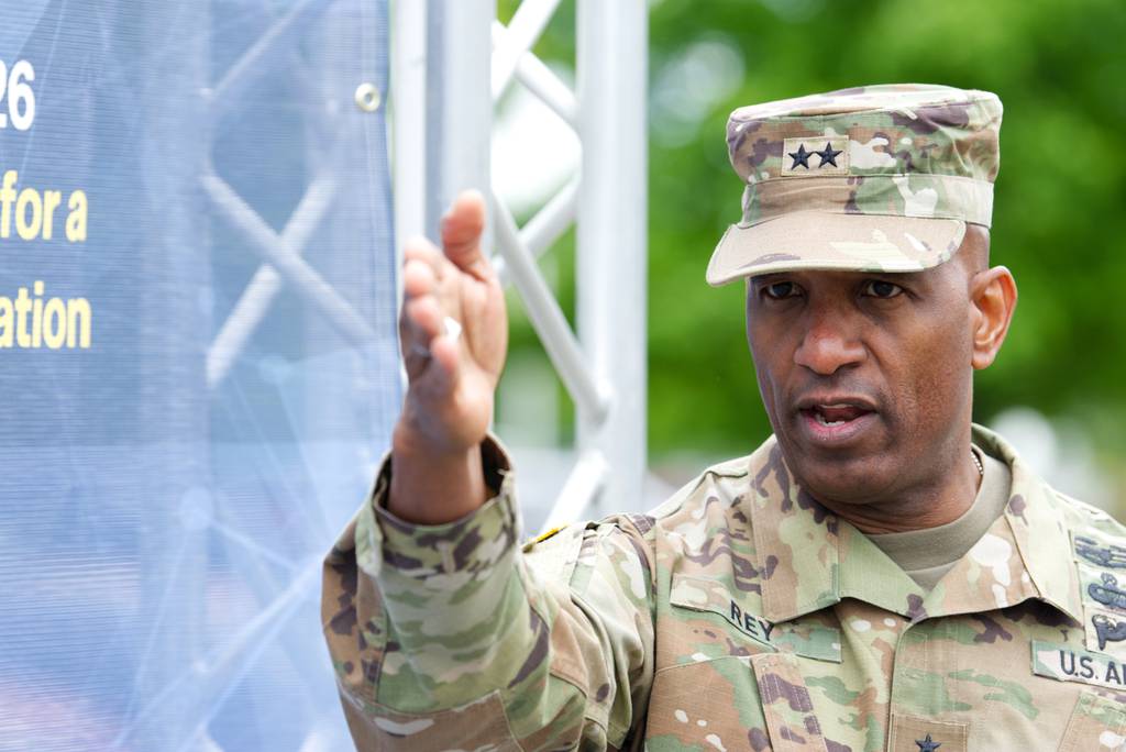 Ellis to succeed Rey as director of Army Network Cross-Functional Team