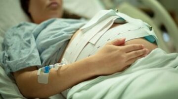 FDA zatwierdza testy systemu do pomiaru poziomu tlenu u dziecka podczas porodu