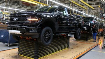 A Ford 144,000 XNUMX teherautót küld a kereskedőknek - Autoblog