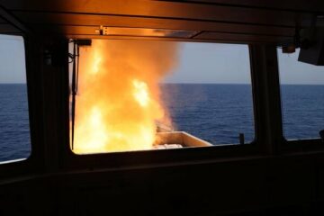 HMS Diamond skjuter ner Houthi-missil i Röda havet