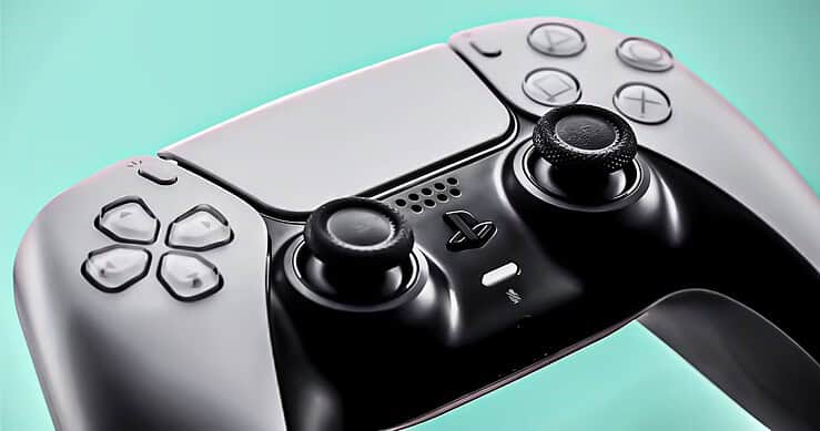 Pilt, mis näitab PlayStation 5 DualSense'i kontrollerit vabastamisel