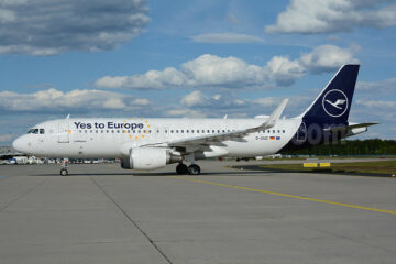 Lufthansan "Yes to Europe" -kampanja D-AIUC:ssa