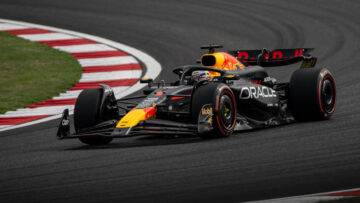 Max Verstappen Çin GP'sinde takım arkadaşı Sergio Perez'in önünde pole pozisyonunu aldı - Autoblog