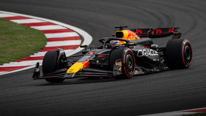 Max Verstappen võidab Hiina GP-l meeskonnakaaslase Sergio Perezi ees - Autoblog