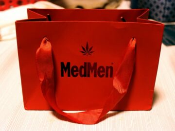 MedMen tuyên bố phá sản