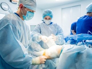Medtronic führt Remote-Live-Streaming für chirurgische Eingriffe ein