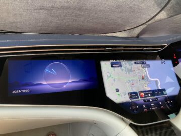 Mercedes Tweaks The EQS By Adding A Larger Battery & A Star On The Hood - CleanTechnica