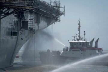 ネイビーリーグ2024：コストと即応性への懸念が続く中、米海軍指導部は水陸両用艦への投資を宣伝