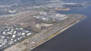 San Francisco đệ đơn kiện Oakland về việc đổi tên sân bay