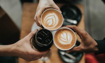 你应该将 CBD 加入你的早晨咖啡中吗