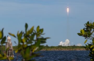 SpaceX izstreli 23 satelitov Starlink na letu Falcon 9 iz Cape Canaverala