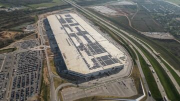 Tesla нашла способ обойти экологические нормы на своей гигантской фабрике в Техасе — Автоблог