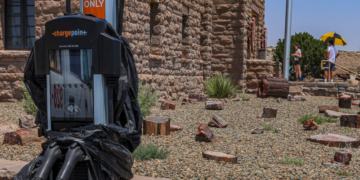 The Petrified Forest Is In Charging Hell Right Now, But It Doesn't Have To Be That Way - CleanTechnica