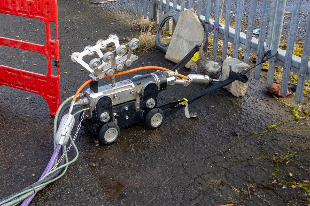 Ultrakorkeapaineinen robottileikkuri puhdistaa viemärijätteet Glasgowssa | Envirotec