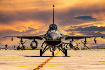 De Amerikaanse luchtmacht zegt dat door AI bestuurde F-16 tegen mensen heeft gevochten