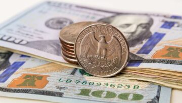 Το δολάριο ΗΠΑ ενισχύεται καθώς ο Πάουελ σηματοδοτεί καθυστέρηση στις περικοπές