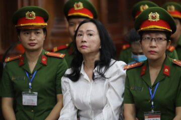 Magnata imobiliário vietnamita condenado à morte na maior fraude financeira do país, informa a mídia estatal