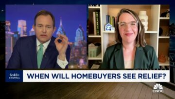 O economista-chefe da Zillow fala que as taxas de hipotecas e os preços das casas aumentam simultaneamente