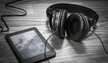 4 modi per aumentare la consapevolezza di ebook e audiolibri per la lettura estiva