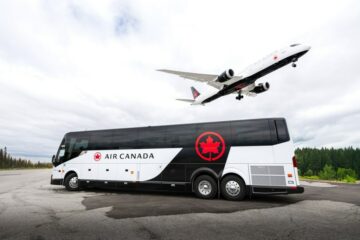 एयर कनाडा ने हैमिल्टन और वाटरलू हवाई अड्डों को टोरंटो पियर्सन से जोड़ने वाली मोटरकोच सेवा का उद्घाटन किया