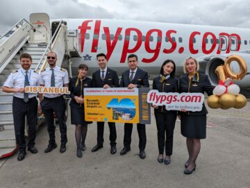Pegasus Airlinesin kymmenen vuotta juhlimassa Bryssel-Charleroin lentokentällä