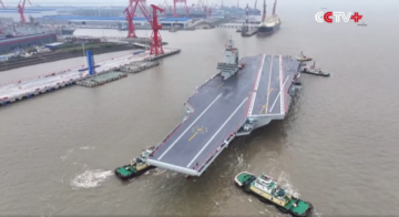 La terza portaerei cinese, la Fujian, inizia la sua prima prova in mare