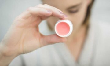 Kan du hjälpa dina läppar med CBD-balsam
